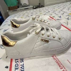 𝓝𝓦𝓸𝓽 𝓖𝓾𝓮𝓼𝓼 𝓼𝓷𝓮𝓪𝓴𝓮𝓻𝓼